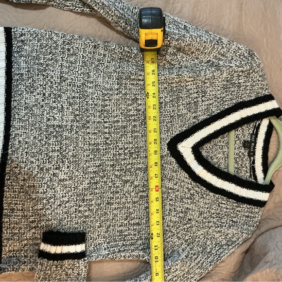 Say What? Monochrome Black and White V-Neck Sweater Large NWOT - Picture 7 of 8